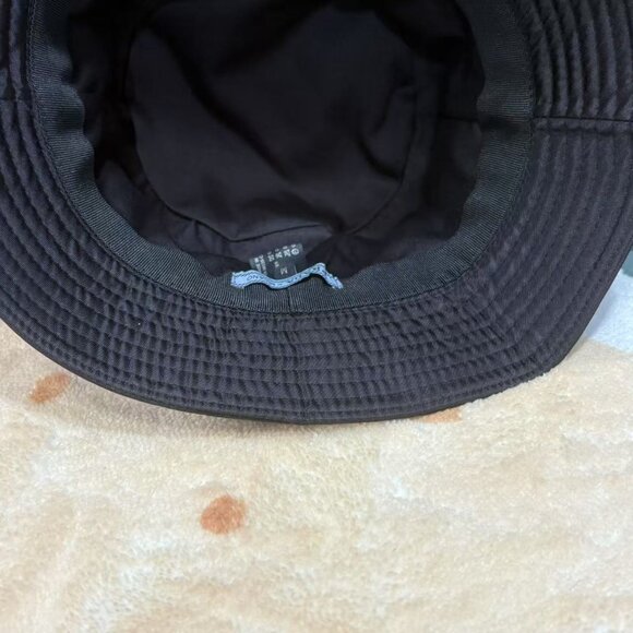 Prada Women’s Black Cap - Picture 5 of 5